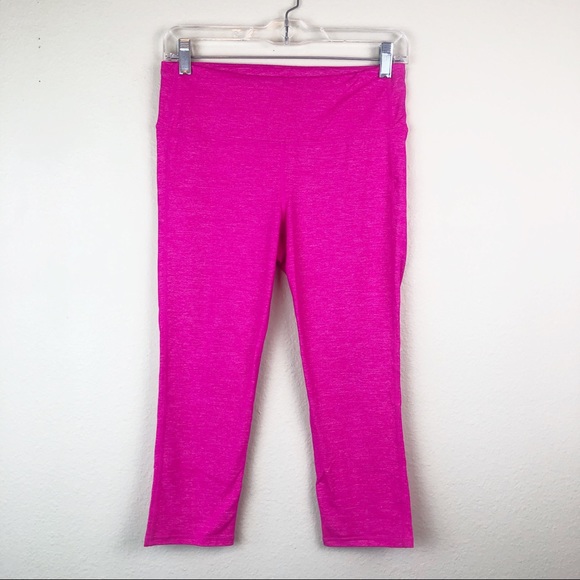 Athleta Pants - Athleta High Rise Quest Capri Pink Tight Leggings